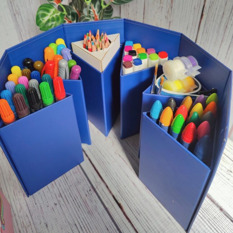 83 Pc Colouring Kit - Image 2